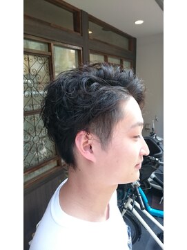 ビューティーアンドバーバー ボンド(beauty&barber Bond) ツーブロックミディーリッジパーマ