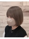 ミニボブ　グレージュ