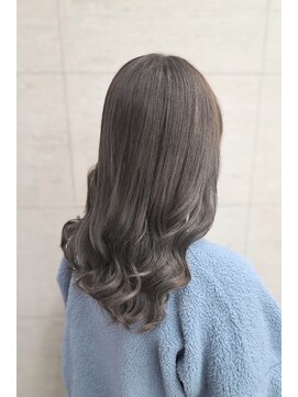 ノミネーション(Nomination) モノトーングレー