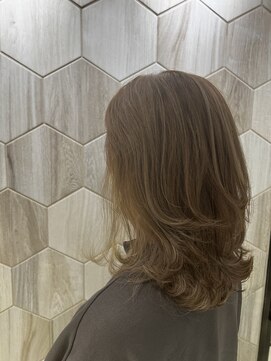 ビューティドレッセヤマノ 池袋パルコ(Beauty Dresse YAMANO) 【ハイライト】【白髪ぼかし】ミディアムレイヤーヘア