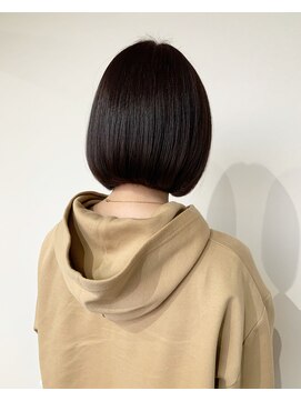 ノルン(norn) 前下がりボブ