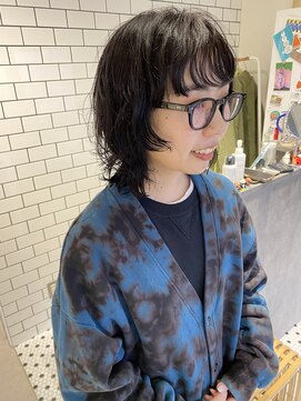 ミー(me.) 顔まわり　ウルフパーマ