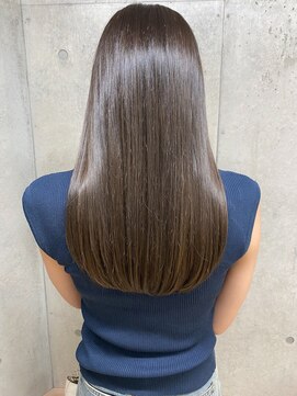 エウペ 渋谷(WEUPE) 斜めバング/グレージュカラー/デザインカラー/シルキーベージュ