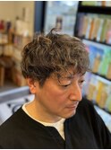 癖を活かしたパーマ風&白髪風メッシュスタイル