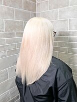 トリエラ 池袋(TRIELA)&nbsp;ホワイトブロンドレイヤーロング