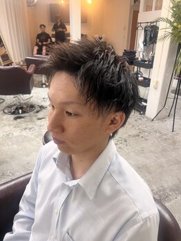 クロ(Kuro)の写真/ビジネスシーンでもオシャレなヘアスタイルを。ONOFFどちらも決まるスタイルで好印象な清潔感スタイルに。