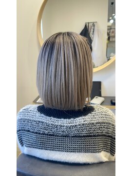 ハイク(HYKE) 大人女性の白髪ぼかしバレイヤージュボブ