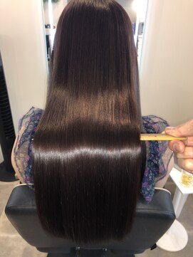 アールサロン アオヤマ(Rr SALON AOYAMA) プラチナミネコラストレート