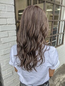 ナンバースリー 溝の口店(Number Three) 外国人風ハイライト