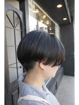 カムジーヘッドカミノウラ(COMEGHEAD KAMINOURA) 刈り上げハンサムショート