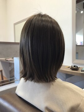 アトリエ カラン(Atelier Calin) カーキブラウンボブ