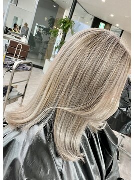 イースブルー 高松店(Y’s Blue) ホワイトベージュ