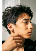 センターパートニュアンスパーマ刈り上げツーブロックメンズヘア