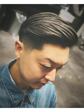 ブラッドバーバー(B-RAD BARBER) サイドパート七三分け海外風スリックバックメンズフェードカット
