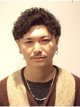 クオンヒール 堺筋本町店(QUON HEAL) スペインカール/スパイキーショート/フェザーパーマ/短髪