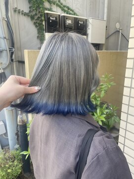 ラフ 原宿(L.a.a.g.f harajuku) シルバー×裾カラー ブルーカラー ボブ＠原宿