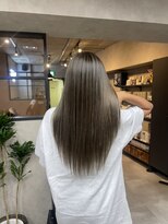 サニー 渋谷(SUNNY)&nbsp;バレイヤージュ、ハイライト、レイヤーロング、グレーベージュ