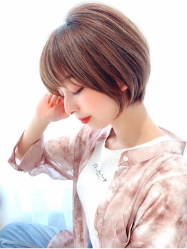 アイビー(Ivy) 白髪ぼかし　丸みショートボブ