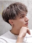 ブラウンハイライトカラー無造作束感ショート
