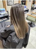 バレイヤージュ、ハイライト、レイヤーロング、グレーベージュ