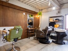 シャンプー台は、移動なしのタイプです