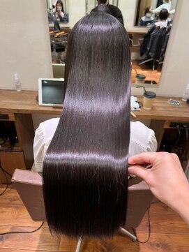 キュア 表参道(CURE) ・表参道駅・縮毛矯正・髪質改善・トリートメント・美髪矯正