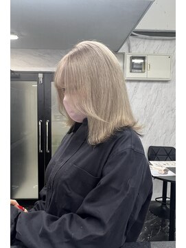 リア 大阪梅田(Ria) ～ホワイトベージュ～　【Ria 大阪 梅田】