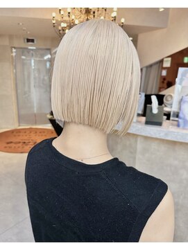 ティント 梅田(Tint) 【TOMOKI】抜きっぱなしブロンド/ボブ《大阪梅田駅》