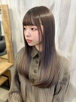 ジゼル 博多筑紫口店(GiseL)&nbsp;ロング　レイヤーカット　顔周り　ミルクティーベージュ　艶髪