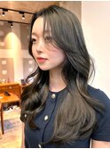 アッシュベージュくびれヘアモテ髪フェミニンロング