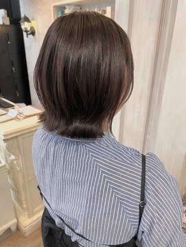 キャアリー(Caary) 福山美容室caary レイヤーボブ切りっぱなし外ハネイルミナカラー