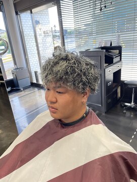 ヒロザバーバー(HIRO THE BARBER) ツイストスパイラル＋ハイライト 宇部市/理容室/理容院