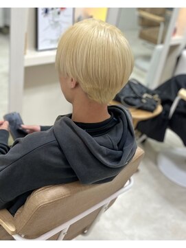 カリーナ(CARINA) ブロンド／ハイトーンカラー