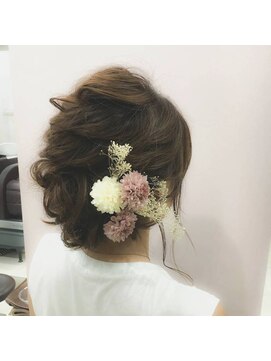 ヘアメイク シュシュ(Hair make chou chou) 大人可愛いねじりギブソンタック【chou-chou 北林夏実】