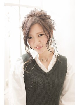 ユナイテッドビューティーウェストコースト(UNITED BEAUTY WEST COAST) ポニーテールアレンジ