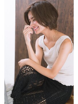 ネオリーブアーチ 武蔵小山店(Neolive arch) *首元にくびれのあるブルージュショート【neolivearch】