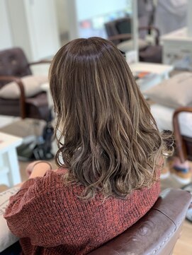 ミリア 茅ヶ崎店(Mirea) ナチュラルグラデーション×イルミナカラー