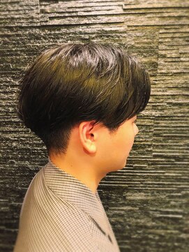 プレミアムバーバー 原宿店(PREMIUM BARBER produce by HIRO GINZA) センターパート×ツーブロック