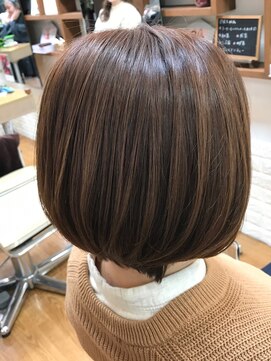 スローリー(slowly) 【slowly】　ハイライトボブ