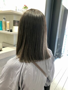 アトリエ(Atelier) ぱつっとロブ