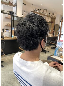 ビヨウシツ ポスタ スパイキーショート