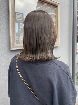 キュオンシア(CUEON. ciea) 切りっぱなし×オリーブグレージュ×透明感