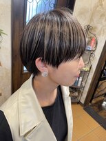 ヘアー クリエイト カルバリ(HAIR CREATE Calbari)&nbsp;マッシュショートなベージュアンブレラ