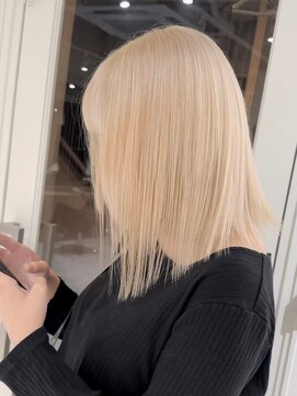 アプローズ(APPLAUSE) ホワイトブロンド