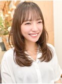 ミディアムレイヤーカットストレートロングウルフカットベージュ