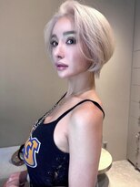 イリ(Ili)&nbsp;大人ハイトーンショート