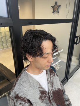 ルーミー(ROOMY) センターパートパーマ