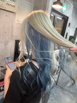 コワファースト長崎シャンプーボーイ 2nd(COIFF1RST 長崎 SHAMPOO BOY)&nbsp;長崎ハイトーン インナー ブロンド×ブルー 韓国