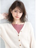 耳かけショート　カーキベージュ　切りっぱなしロブ