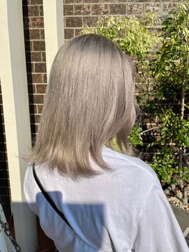 スイート(Suite) 透明感ペールシルバーカラー